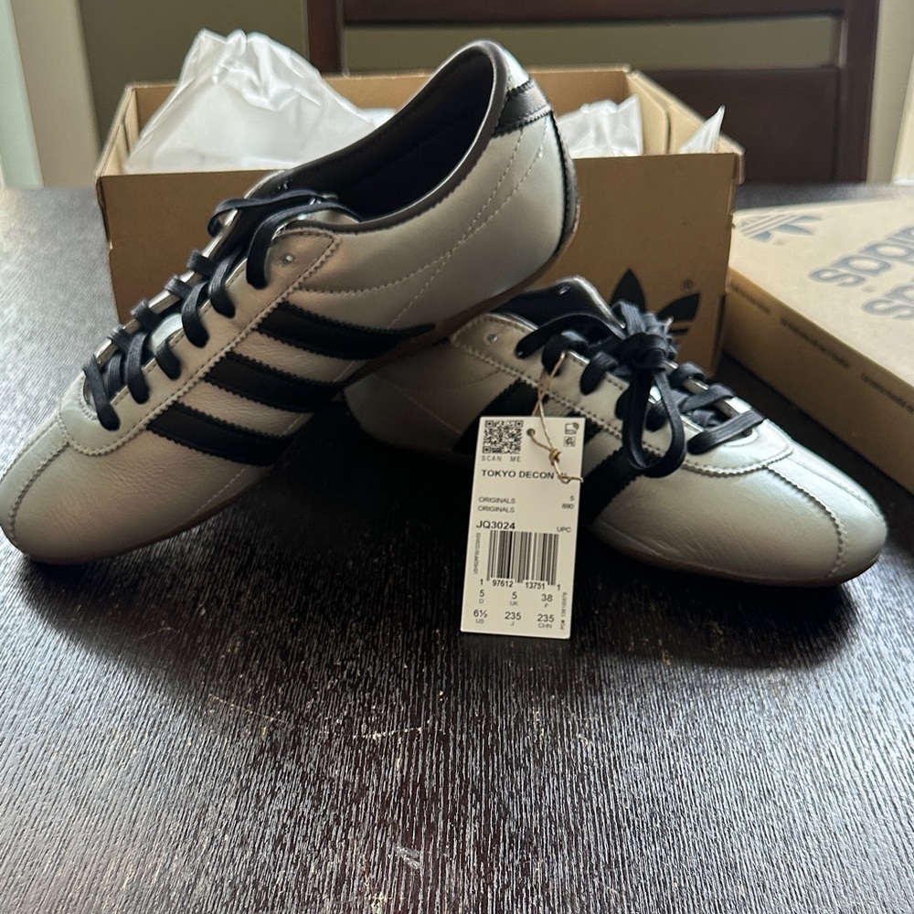 adidas Silver & Black Tokyo Decon Men's Sneakers